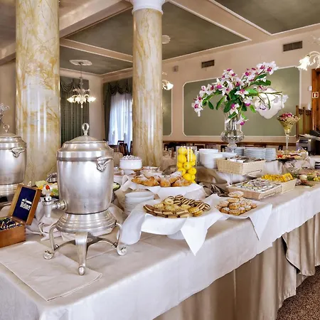 Hotel Ercolini & Savi 4*